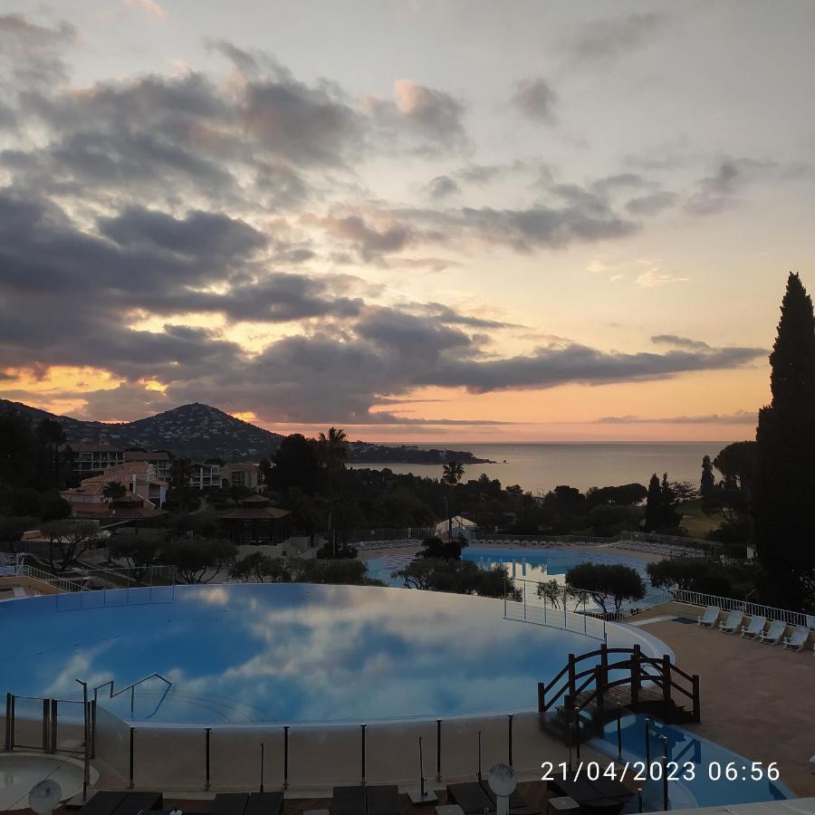 Studio 4P Vue Mer Calme Cap Esterel Saint-Raphaël 외부 사진